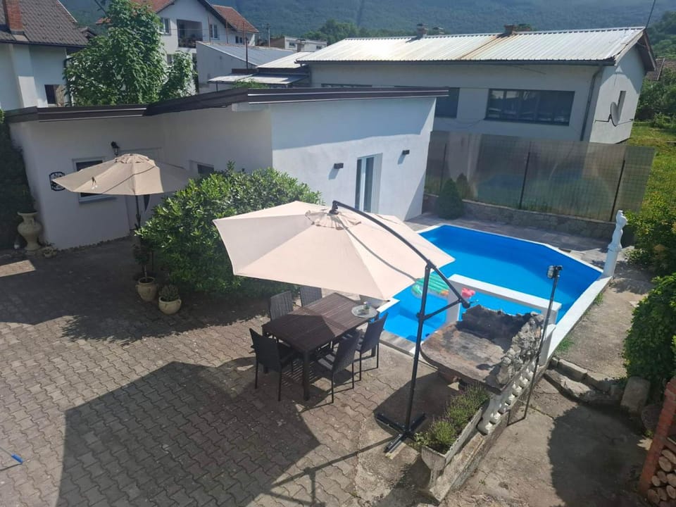 Property building, Swimming pool