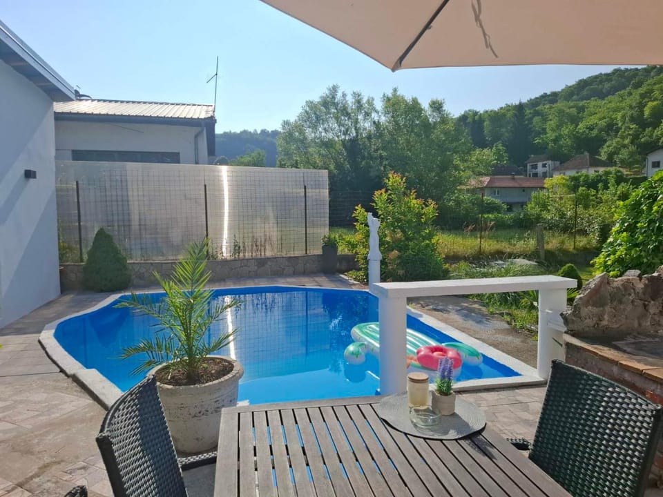 Property building, Swimming pool