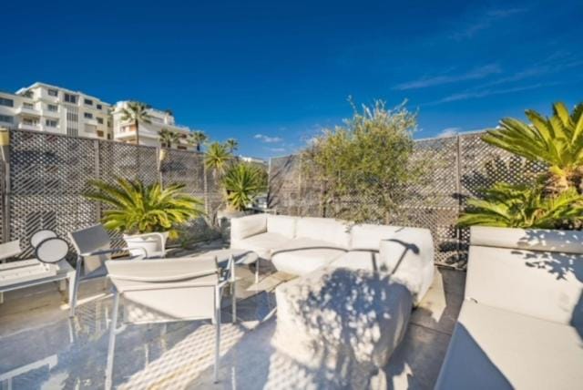 Rooftop la Croisette Apartment in Cannes