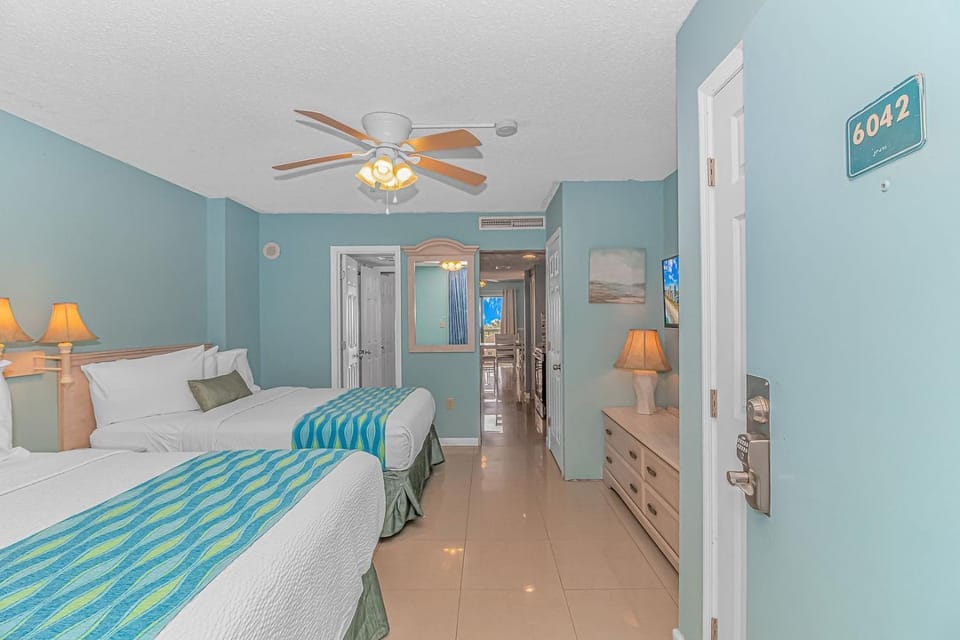 Spacious Ocean View 1 Bedroom Condo- Sleeps 8! 6042 House in Myrtle Beach