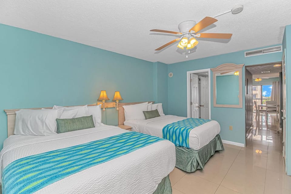 Spacious Ocean View 1 Bedroom Condo- Sleeps 8! 6042 House in Myrtle Beach