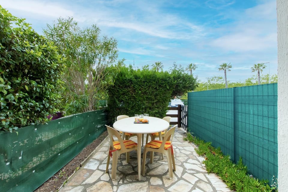 Patio, BBQ facilities, Balcony/Terrace