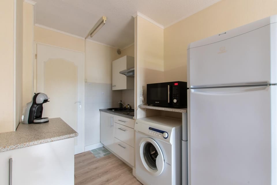 oven, storage, stove, kitchen