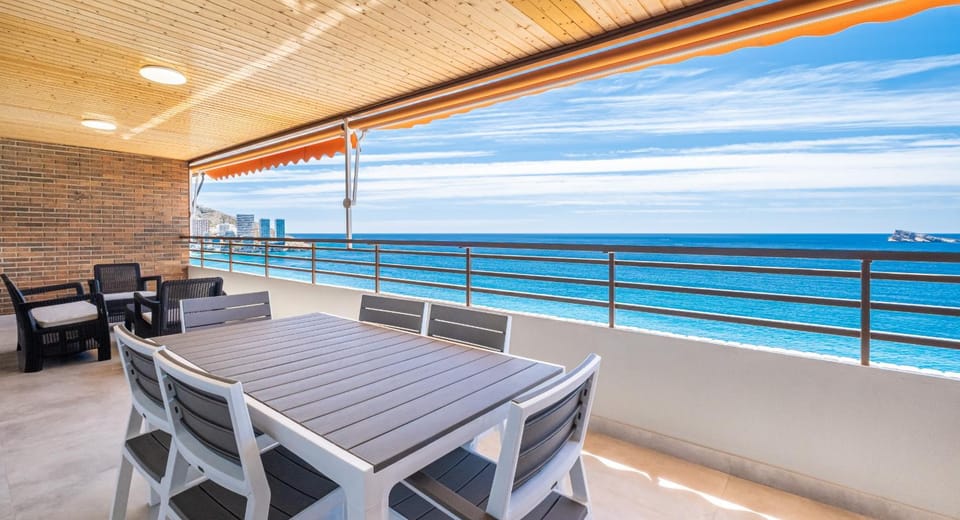 Day, Natural landscape, View (from property/room), Balcony/Terrace, Living room, Dining area, Sea view