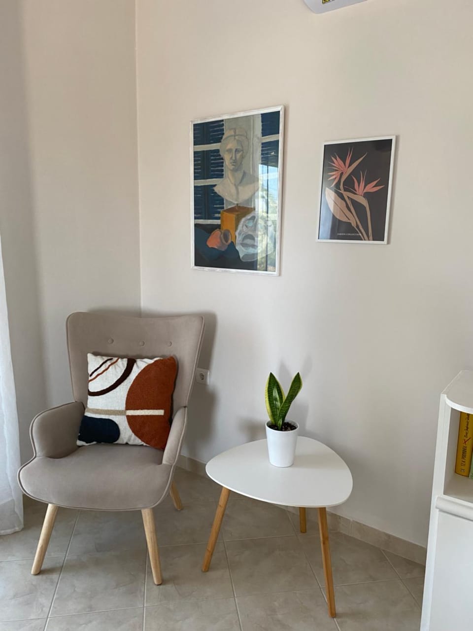 Decorative detail, Seating area