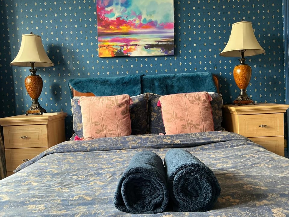 Country Cream in City House Vacation rental in Sunderland