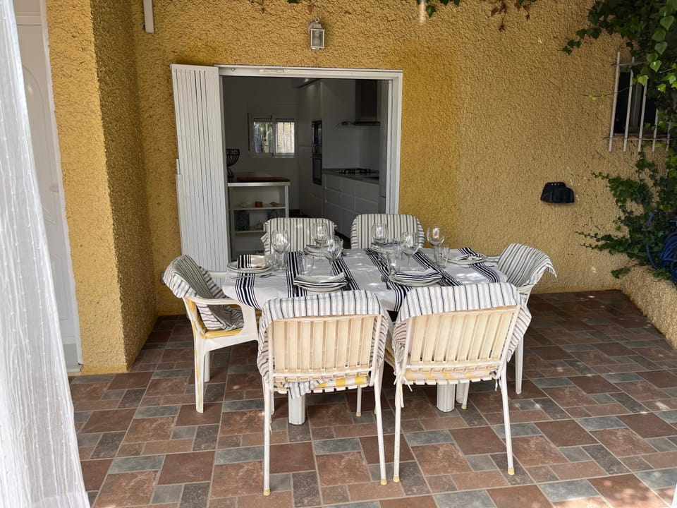 Patio, Dining area