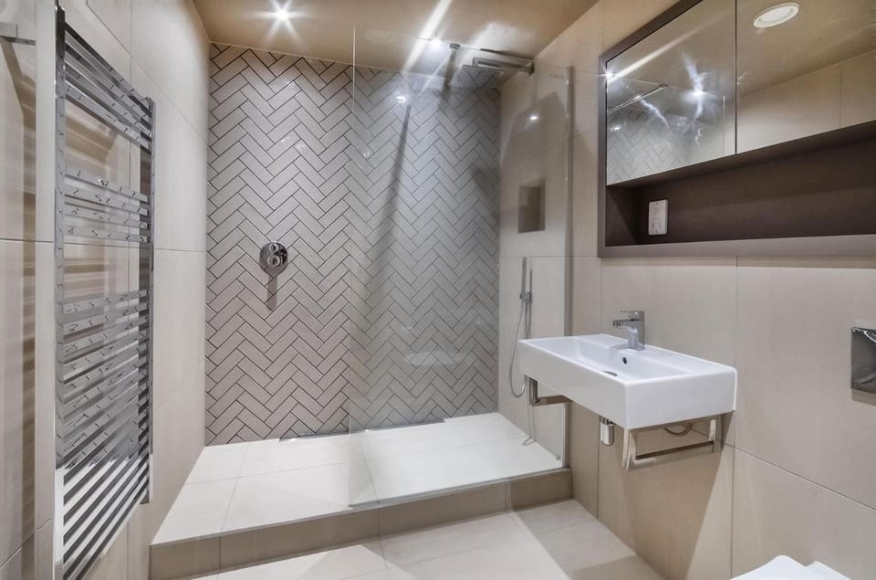 Luxury Apartment Suite within the City Walls Apartment in York