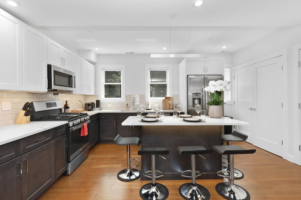 Kitchen or kitchenette, Dining area, dishwasher, oven, stove, toaster