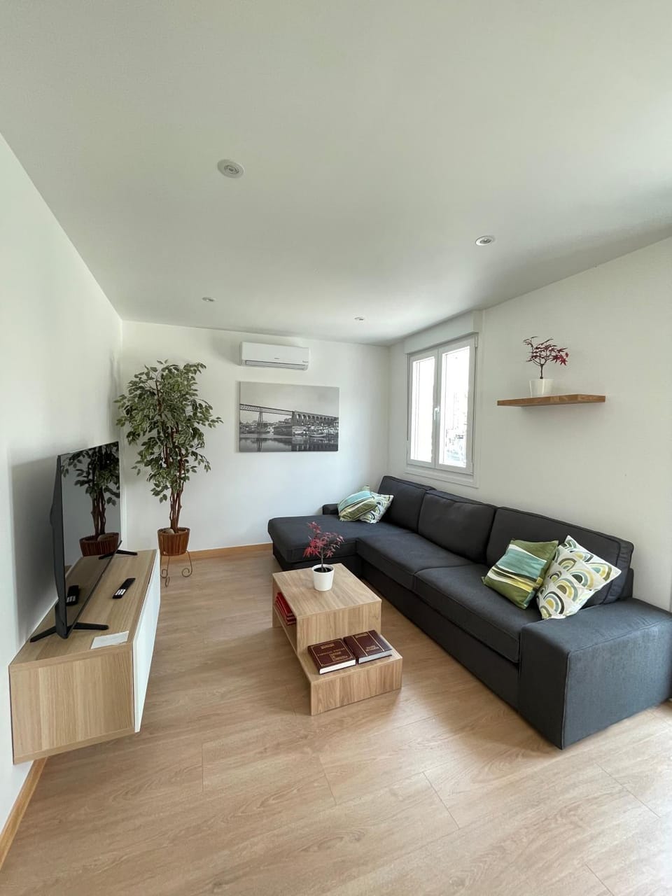 Communal lounge/ TV room, TV and multimedia, Living room, Seating area