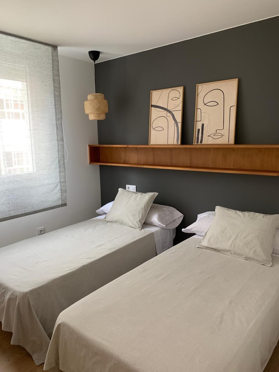 Bed, Photo of the whole room, Bedroom