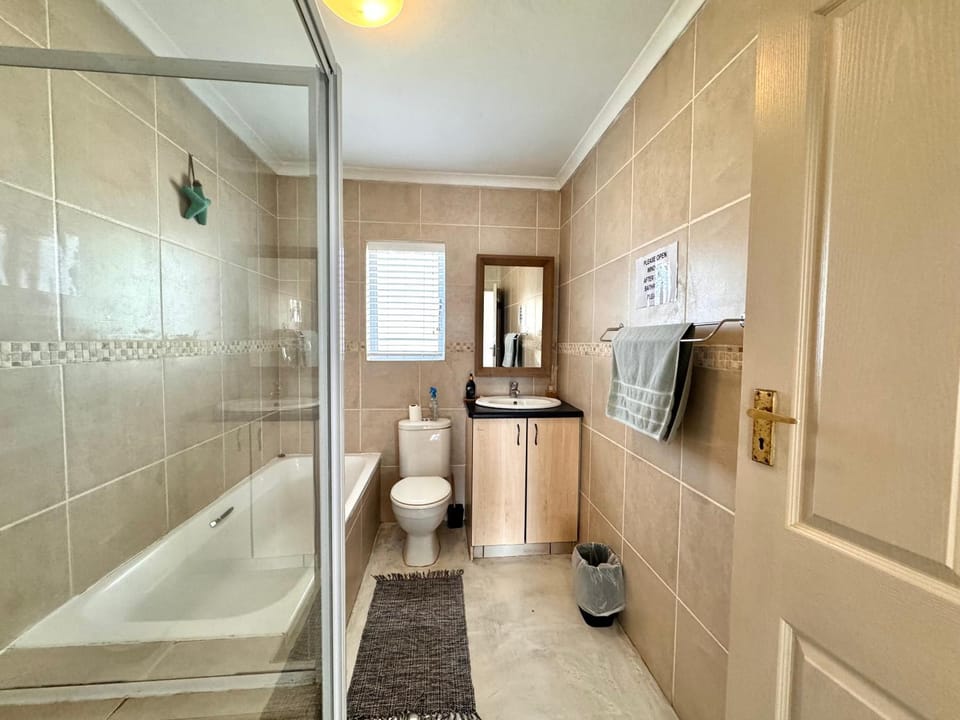 Shower, Toilet, Bathroom, Bath, towels