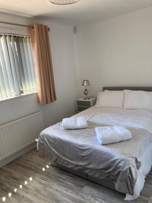 Rockley Green House - 3 Bedroom Home in Liverpool House in Liverpool