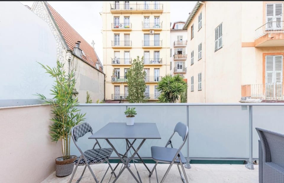 Studio cozy avec terrasse n12 Apartment in Nice