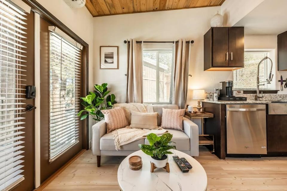 Pikes Peak Boutique Retreat! Apartment in Woodland Park
