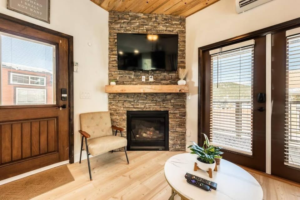 Pikes Peak Boutique Retreat! Apartment in Woodland Park