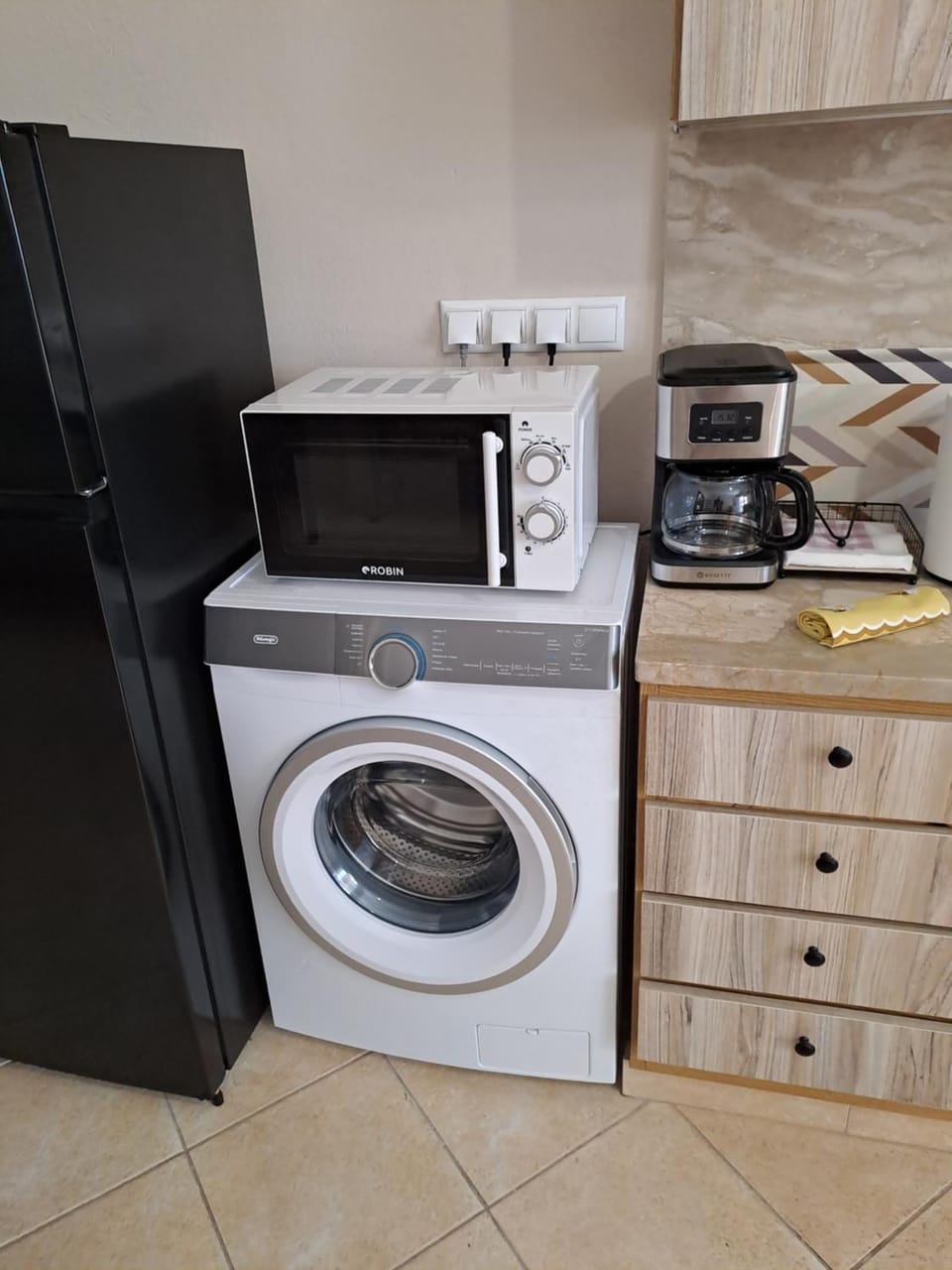 Coffee/tea facilities, microwave, washing machine