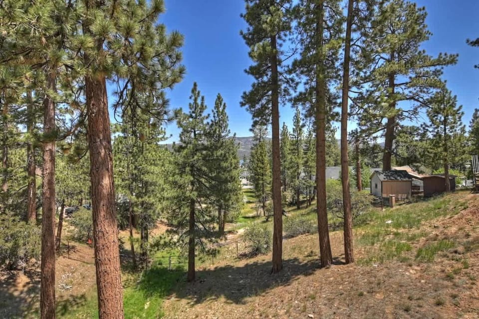 Skyhigh Chalet Spa Near The Village & Lake House in Big Bear