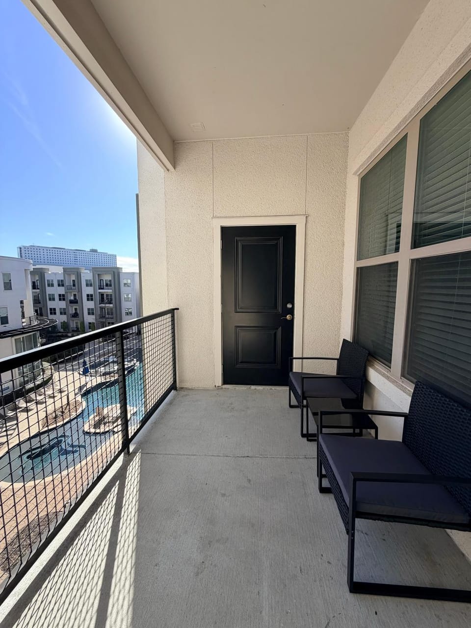 Balcony/Terrace, Seating area, Pool view