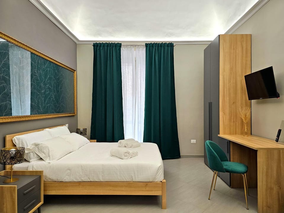Bed, TV and multimedia, Photo of the whole room, Bedroom, wardrobe