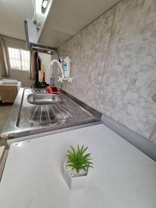 Kitnet310 centro, linda vista janela,tv smart, ar Apartment in Montes Claros