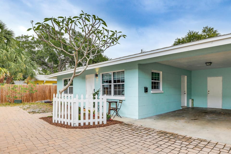 Sarasota Duplex in Gillespie Park: 1 Mi to Dtwn! House in Sarasota