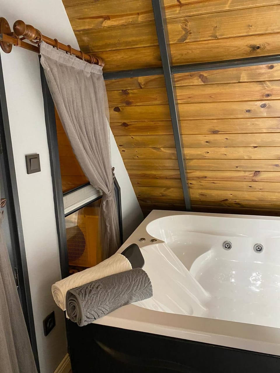 Natural landscape, Hot Tub, Bath, towels