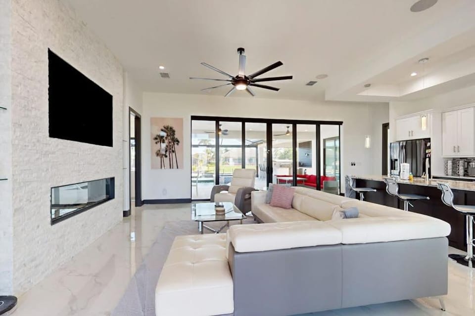 Sunset Serenity House in Cape Coral