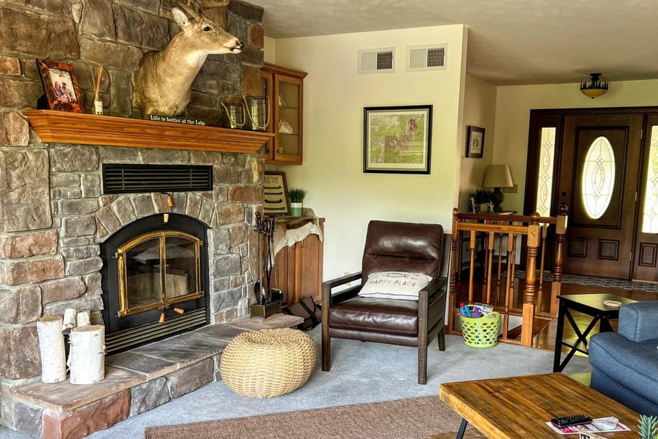 Lakefront Hideaway House in Beaver Lake