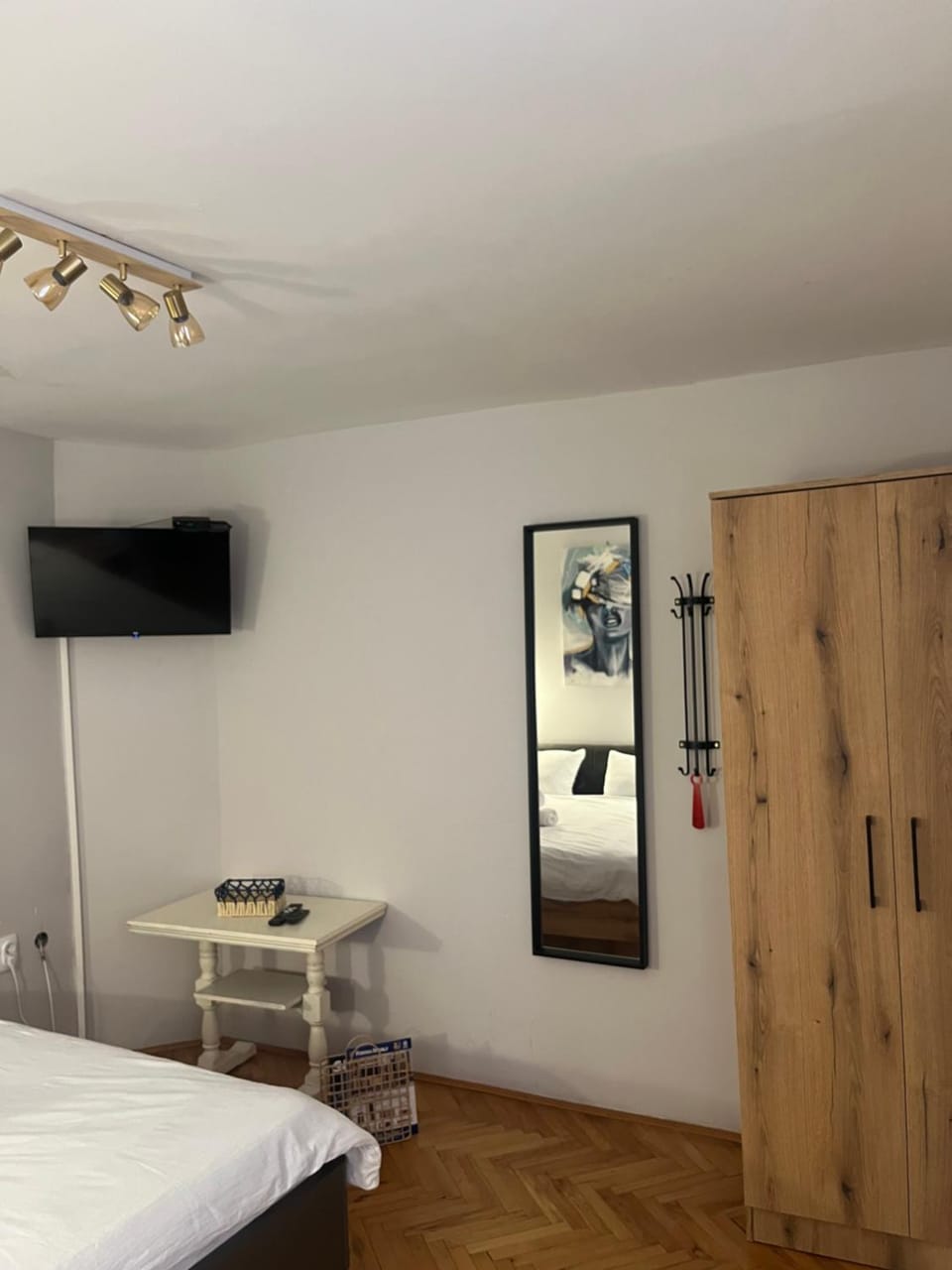 Bedroom, wardrobe