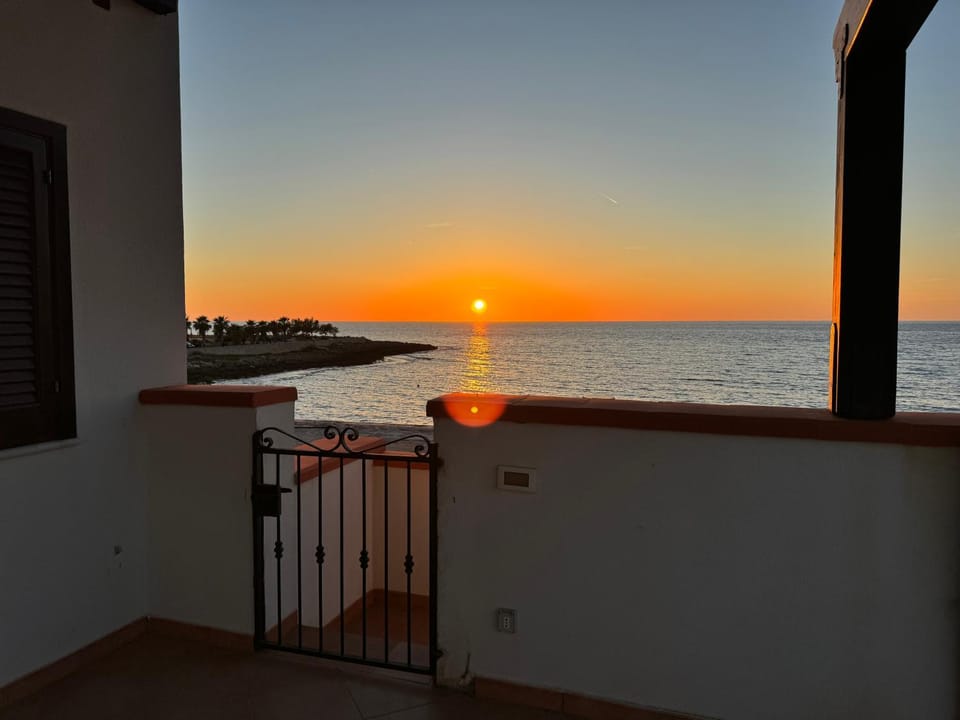 Property building, Natural landscape, View (from property/room), Balcony/Terrace, Sea view, Sunset