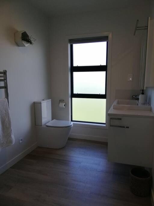 Purangi Waterfront Retreat - 2 bedroom Apartment in Auckland Region