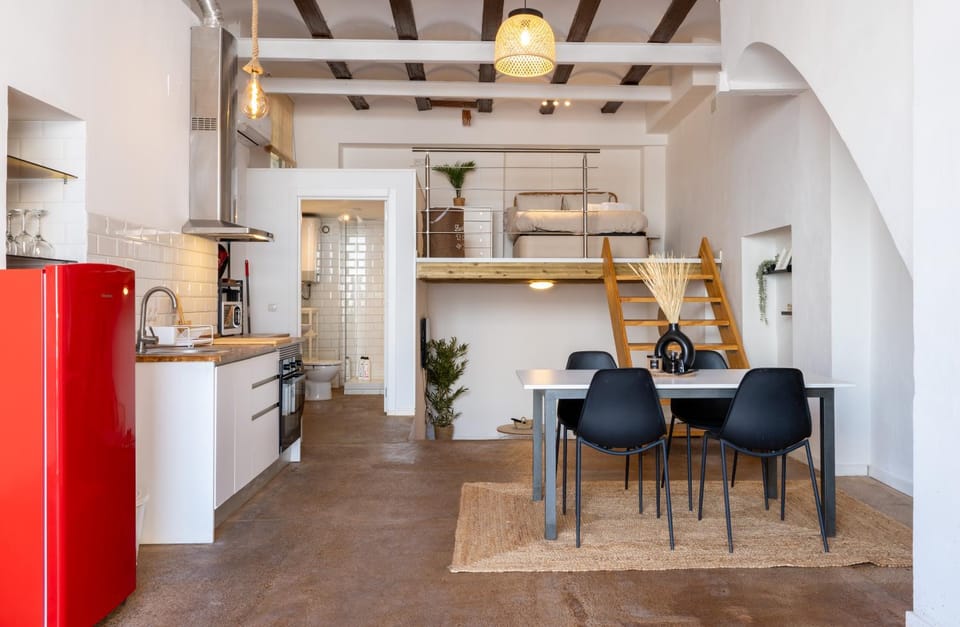 Kitchen or kitchenette, Living room