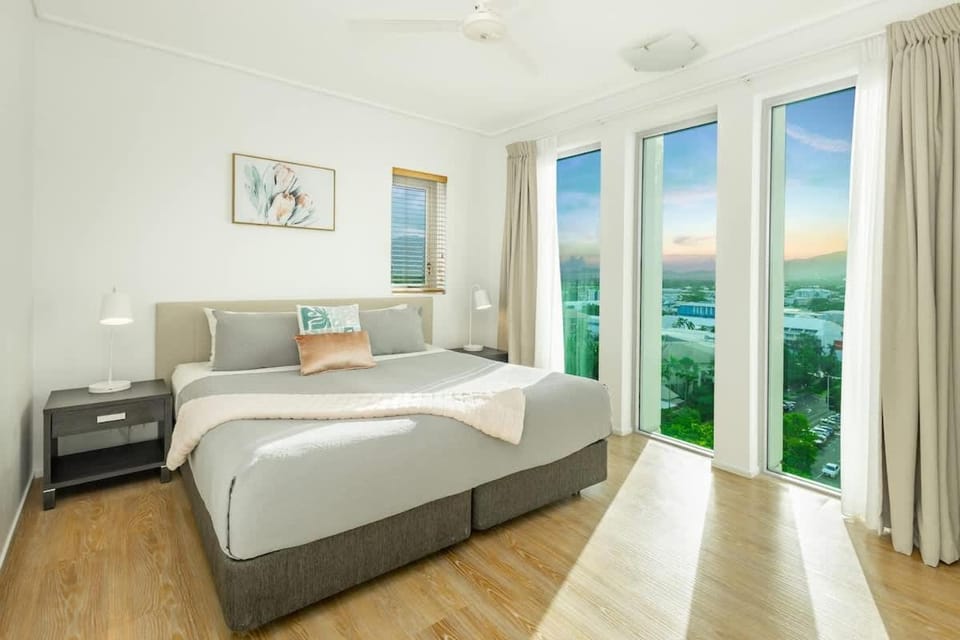 Bed, View (from property/room), Photo of the whole room, Bedroom