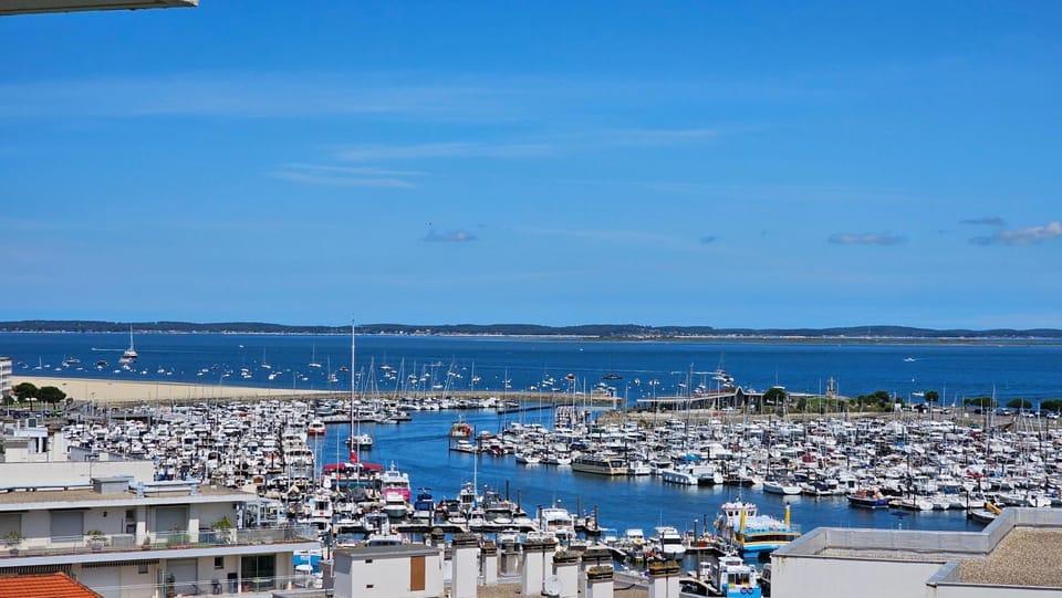 Vue Panoramique sur Bassin,Piscine et terrasse Apartment in Arcachon