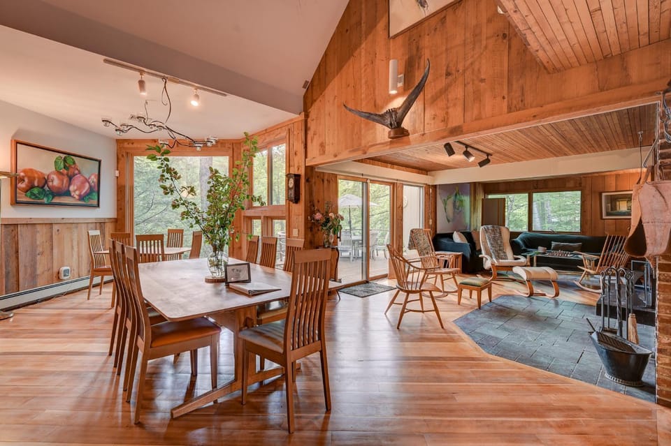 Steps to the Ellis River - Luxe, Hot Tub, Game Room House in Jackson