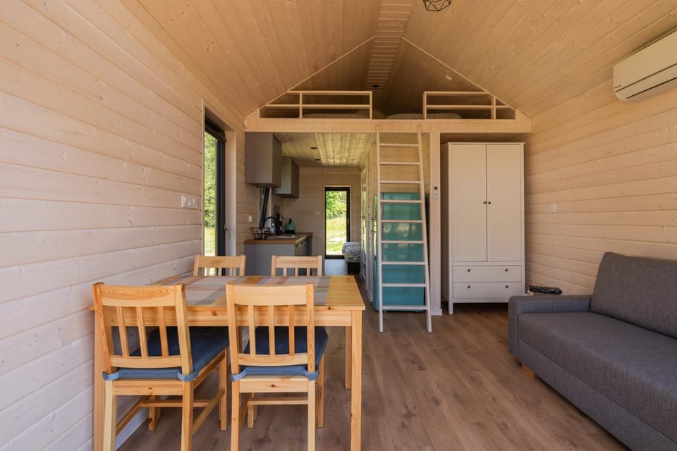 Living room, Seating area, air conditioner