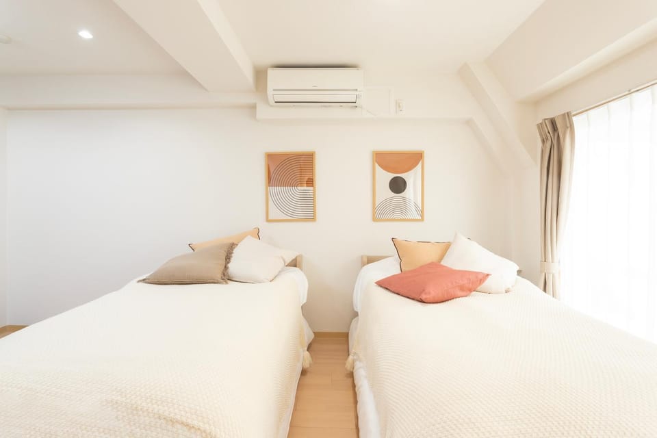 Bed, Bedroom, air conditioner