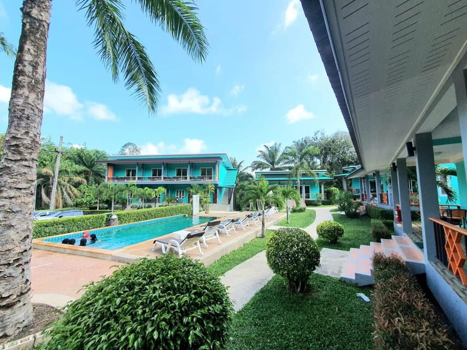 Property building, Day, Garden, Garden view, Pool view, Swimming pool, sunbed