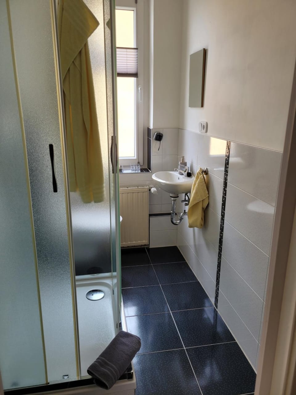 Bathroom, Photo of the whole room