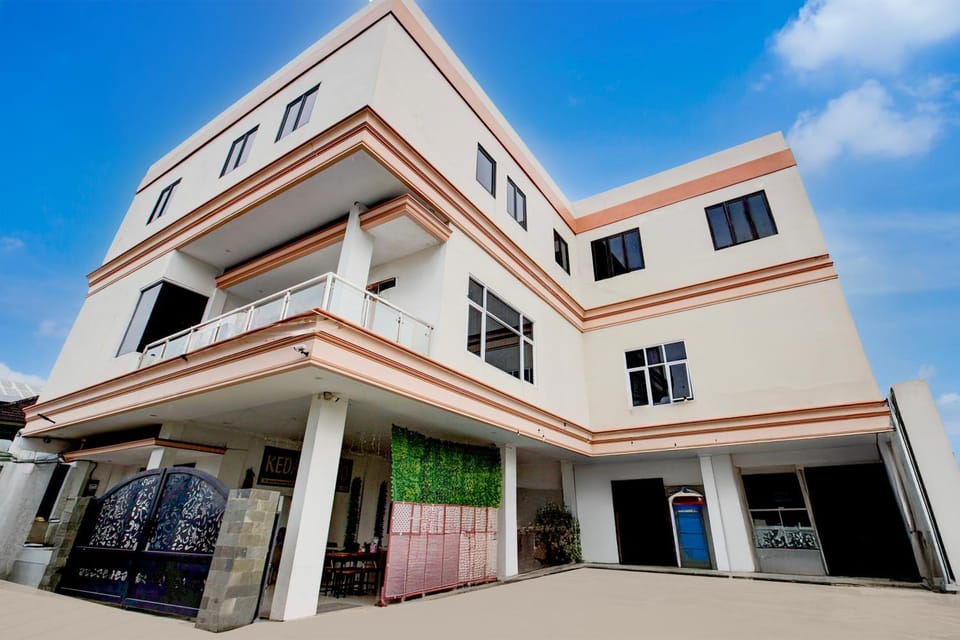 Facade/entrance
