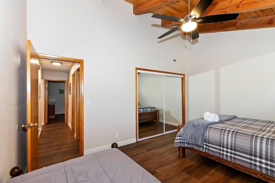Switzerland Summit C Ski In/out Apartment in Big Bear