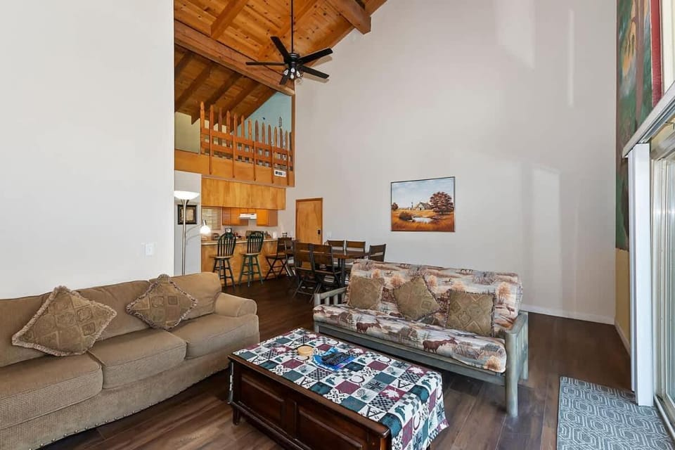 Switzerland Summit C Ski In/out Apartment in Big Bear