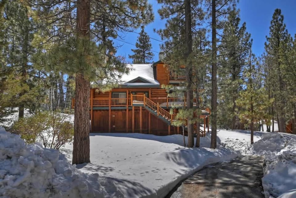 Newly Mountain Bear Chalet Near Snow Summit House in Big Bear