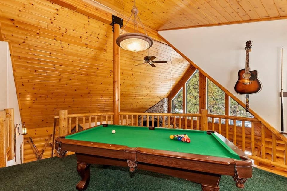 Newly Mountain Bear Chalet Near Snow Summit House in Big Bear