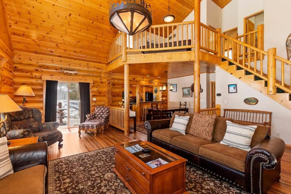 Newly Mountain Bear Chalet Near Snow Summit House in Big Bear