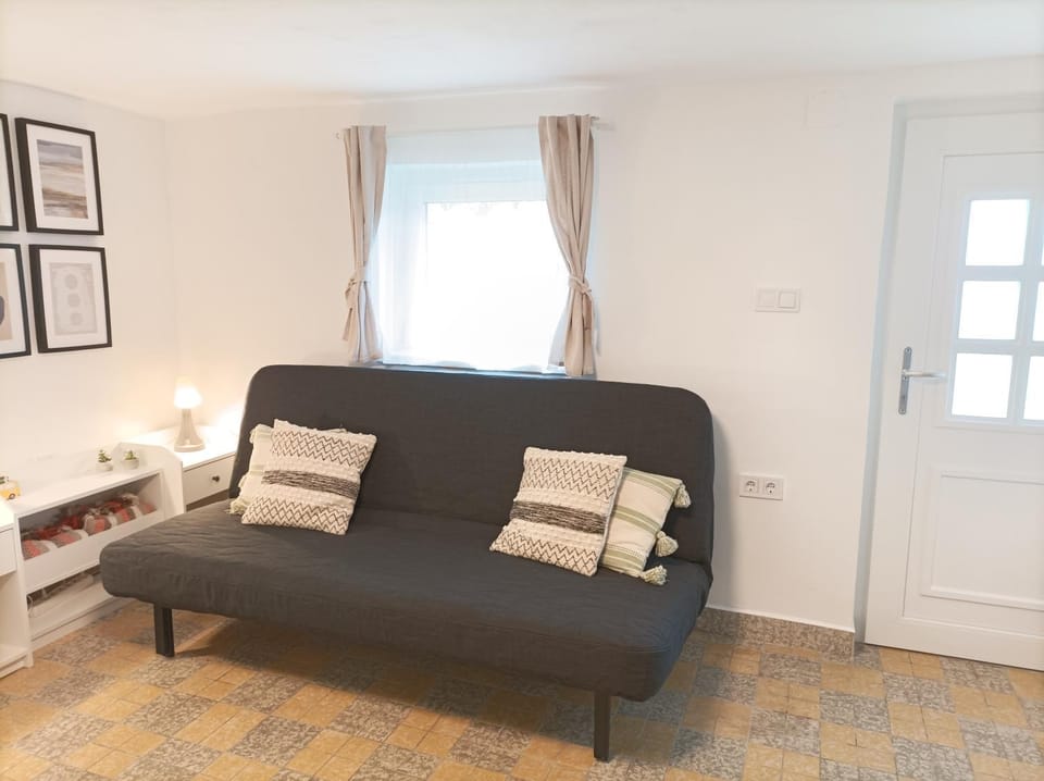 Bed, Living room, Bedroom