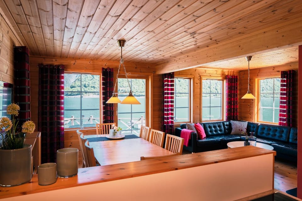 Fjordhytte-7, im Vestland, am Maurangerfjord beim Hardanger, nahe Trolltunga, zwischen Odda und Rosendal House in Vestland