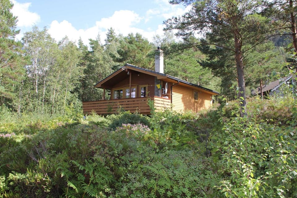 Fjordhytte-39 am Hardangerfjord, Motorboot mietbar House in Vestland