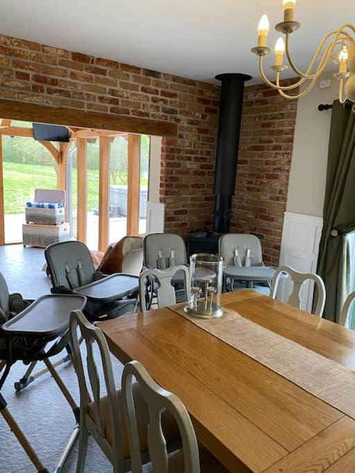 Secluded Countryside Home, Hot Tub, Onsite Pub, Pool Table, Sleeps upto 13, Perfect for a family get together House in East Dorset District